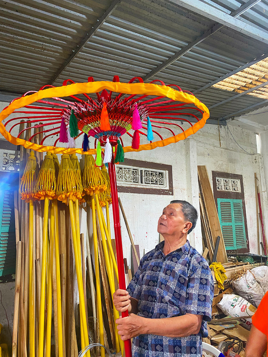 Nghệ nhân Hoàng Ngọc Tuyên.