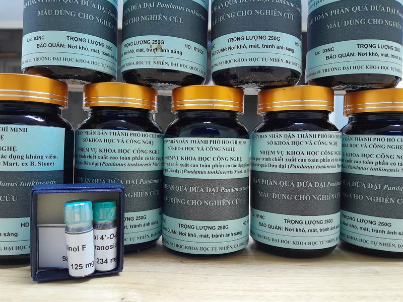 Cao chiết từ dứa dại có tác dụng bảo vệ gan.