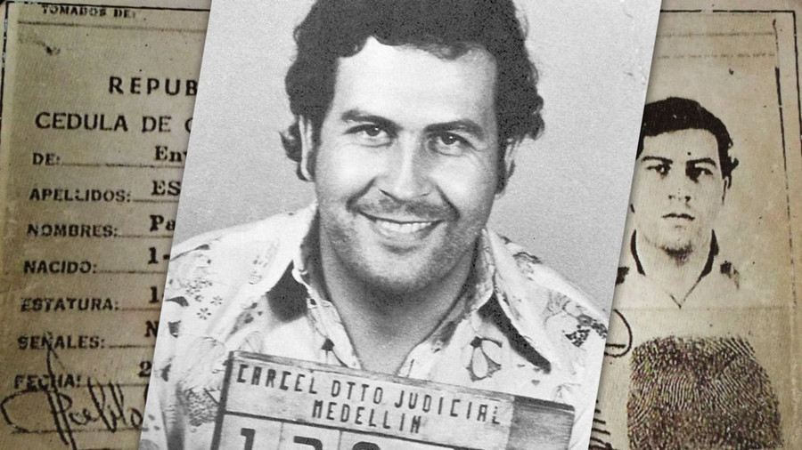 Trùm ma túy Escobar vào thời điểm ở tù. Trùm ma túy Escobar vào thời điểm ở tù.