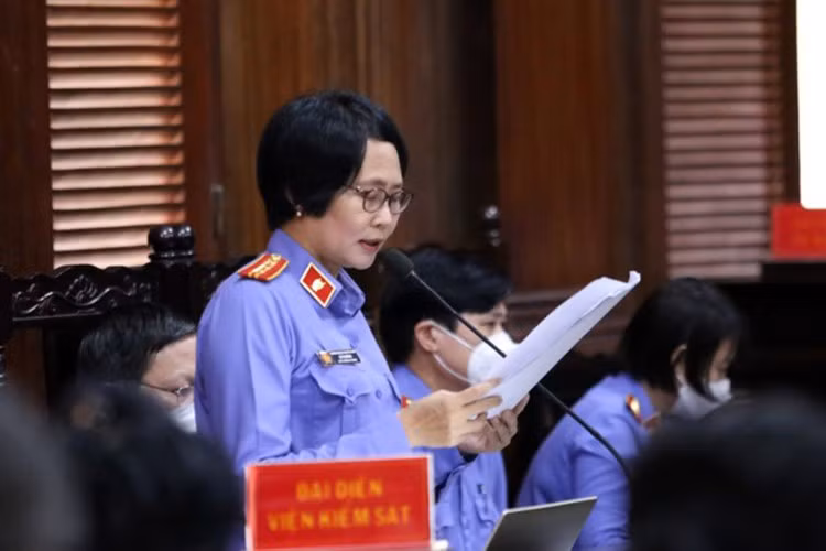 Đại diện Viện KSND TPHCM đề nghị các mức xử phạt tại tòa.