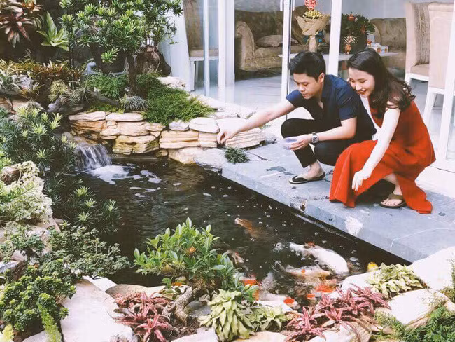 Không có thông tin nào cho thấy cặp đôi đã quay lại sau khi chia tay nên dân tình xôn xao sau khi có thông tin cặp đôi sắp cưới.