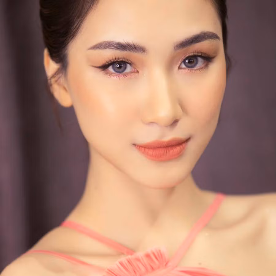 Hòa Minzy ngó lơ với những bình luận động chạm quá khứ, cô vẫn thường xuyên cập nhật hình ảnh vui vẻ trong cuộc sống trên trang cá nhân của mình. ẢNh FBNV.