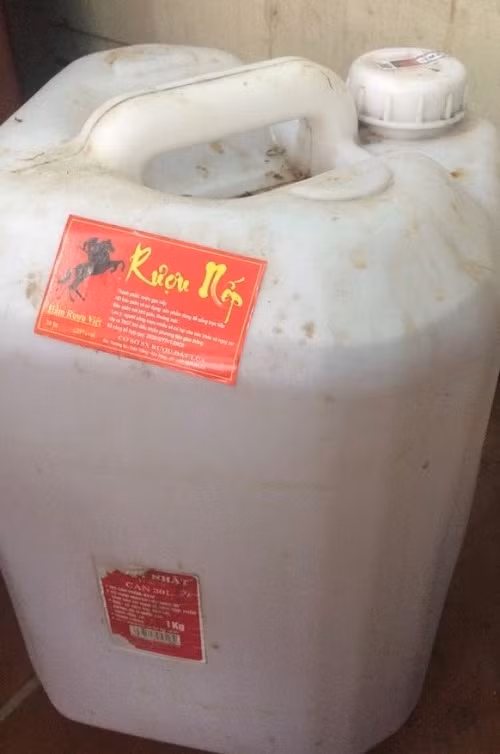 Loại rượu nếp mà bệnh nhân uống. Ảnh: VNN.