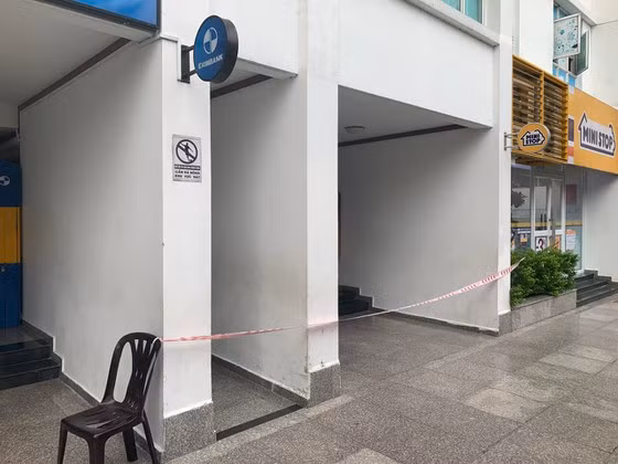 Khu vực xảy ra sự việc được phong toả. Ảnh: Chí Thạch.