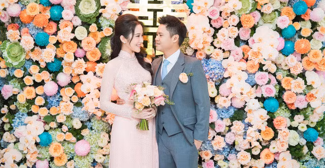 Hé lộ loạt ảnh chính thức đám hỏi của Phan Thành