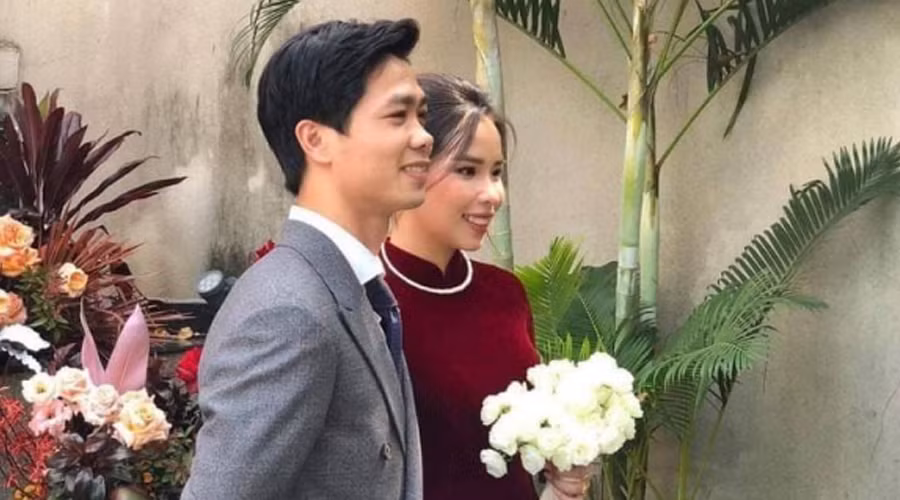 Lễ ăn hỏi diễn ra sáng 16/11.