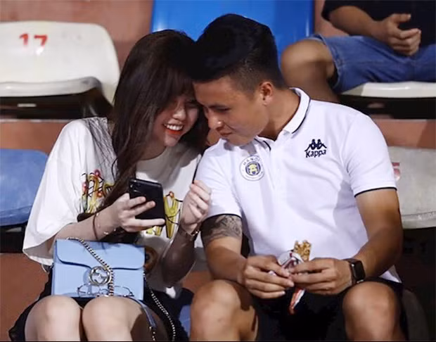 Bức ảnh chung duy nhất đã ngay lập tức bị xóa khỏi Instagram cá nhân Quang Hải trong tin đồn Huỳnh Anh “cắm sừng” Quang Hải. Ảnh: FB nhân vật.