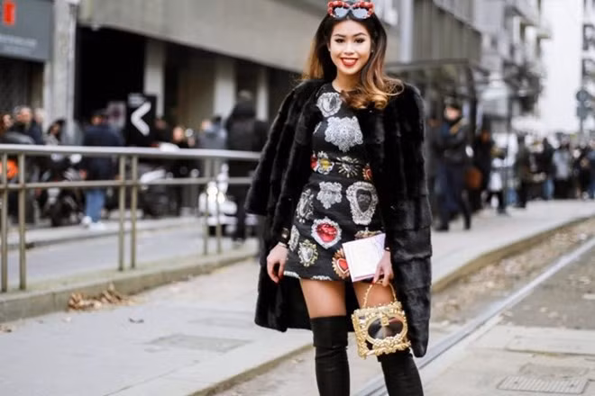 Sở hữu ngoại hình lý tưởng cùng khuôn mặt xinh đẹp, Thủy Tiên từ lâu đã gây ấn tượng mạnh với gu thời trang sành điệu, sang chảnh.