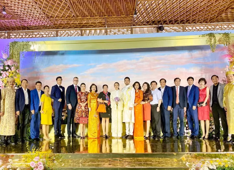 Lễ cưới của con trai "bầu" Thắng và con gái "chúa đảo Tuần Châu". Ảnh: cungcau