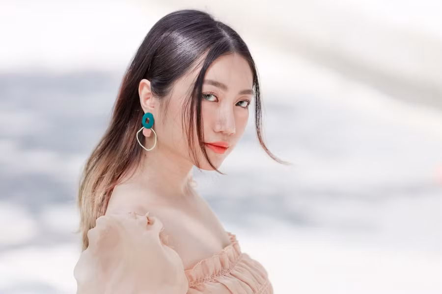 Orange cho biết, vụ kiện với công ty cũ liên quan vụ án tranh chấp hợp đồng dịch vụ, giọng ca đã sốc khi Châu Đăng Khoa đòi bồi thường 1,5 tỷ đồng. Ảnh: Phương Lâm.