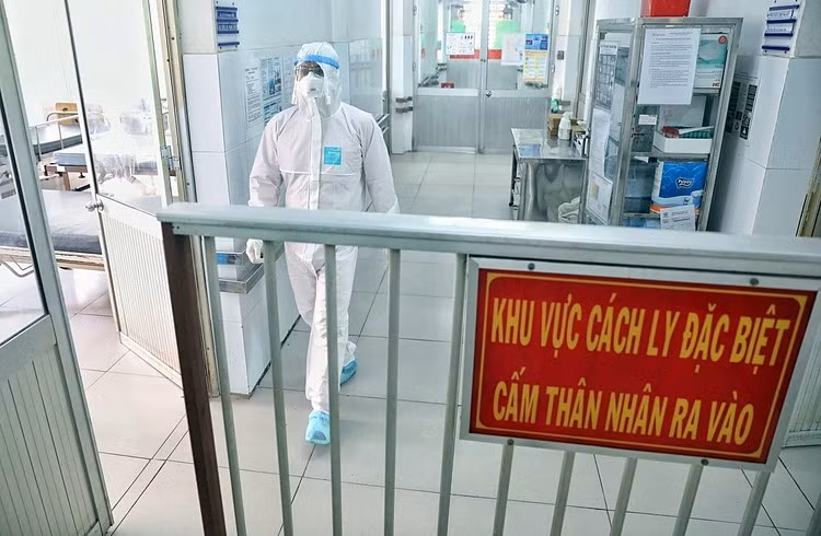 Các hoạt động giám sát y tế, cách ly người đến từ vùng dịch được thực hiện nghiêm. Ảnh: Baochinhphu.