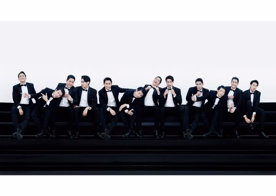 Phim "Tiệc trăng máu" cán mốc 100 tỷ, tung bộ ảnh hoành tráng ăn mừng ảnh 8