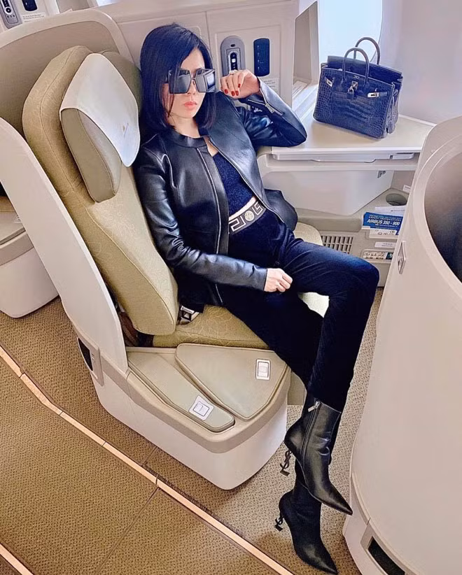 Tình trẻ tin đồn của Lệ Quyên bất ngờ đăng ảnh đi thử đồ cưới ảnh 4