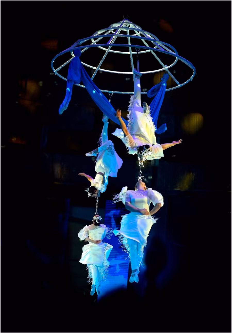 Tiết mục “Đu nón” của Liên đoàn Xiếc Việt Nam tham dự Liên hoan Xiếc quốc tế 2022. Ảnh: BTC.