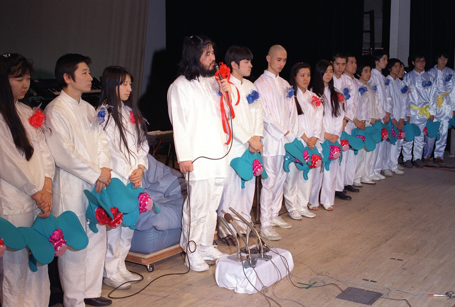 Giáo phái Aum Shinrikyo.