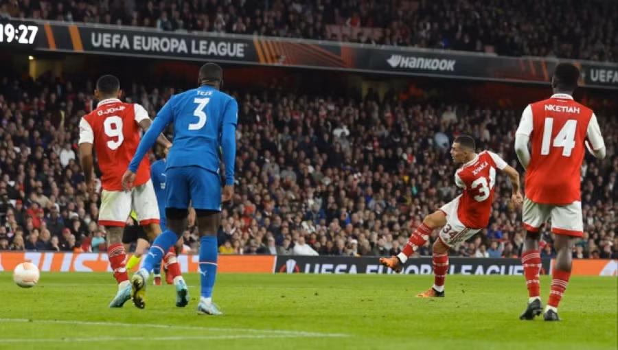 Granit Xhaka ghi bàn thắng duy nhất giúp Arsenal chiến thắng.