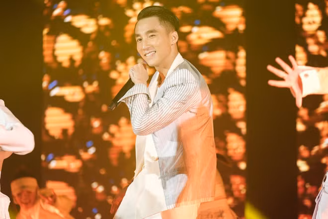 Sơn Tùng M-TP tiết lộ chưa tham gia game show vì không được mời. 
