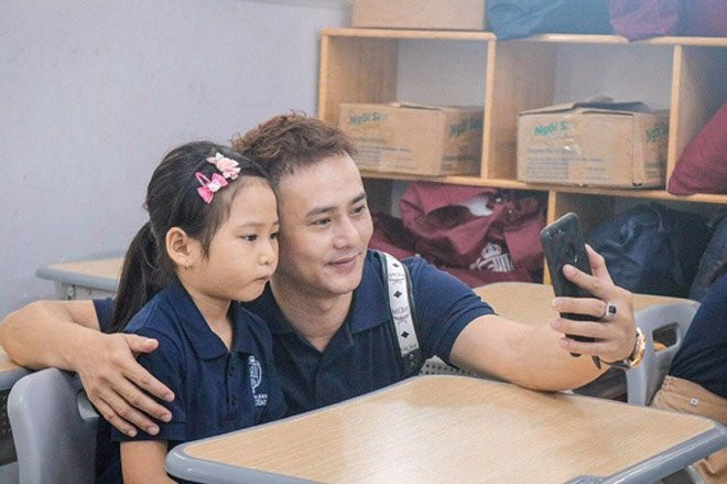 Loạt trường quốc tế đắt đỏ sao Việt đưa con đi nhập học ngày đầu ảnh 5 sao viet dua con di nhap hoc ngay dau, tiet lo toan cac truong quoc te dat do - 6