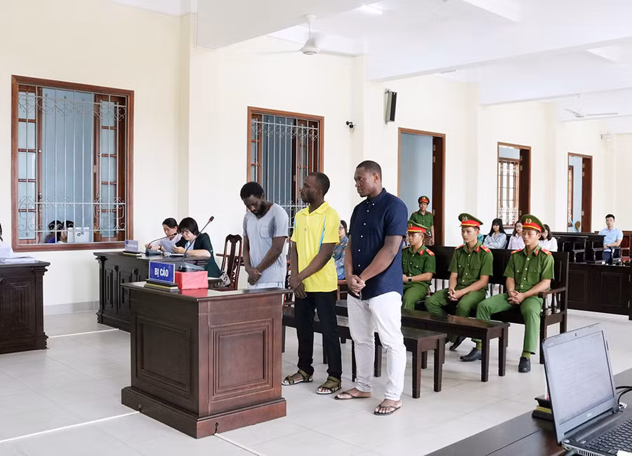 Các bị cáo tại toà 