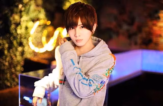 nho tai noi chuyen, chang trai kiem vai ty/thang, duoc tang ca lamborghini hinh anh 3