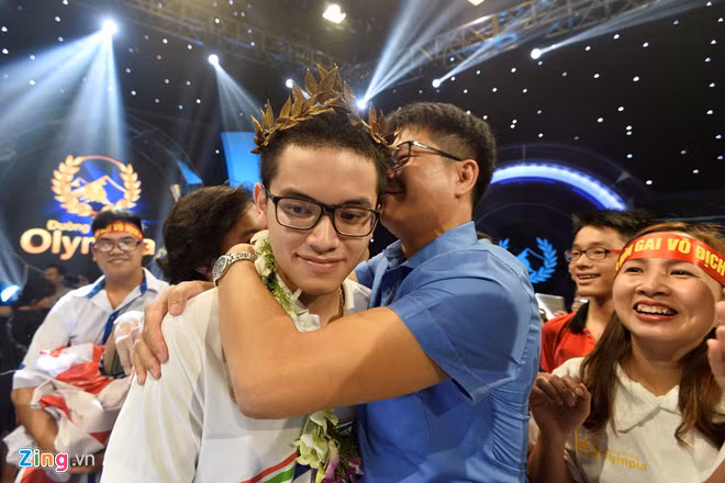 Dân mạng đào lại clip tính nhẩm ‘như siêu nhân’ của quán quân Olympia-1