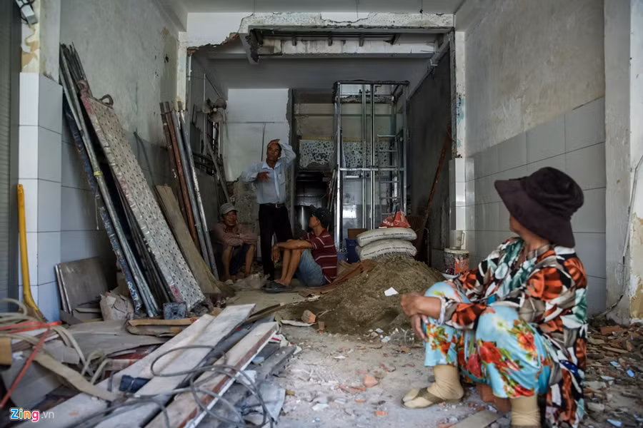 Can canh hien truong tiem pho Hoa Pasteur bi nem son va mam tom hinh anh 9 