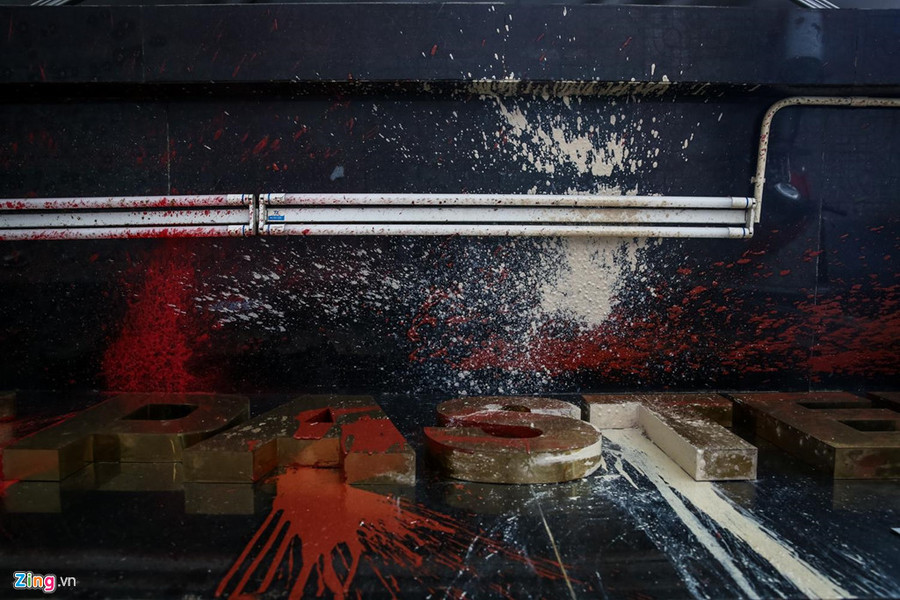 Can canh hien truong tiem pho Hoa Pasteur bi nem son va mam tom hinh anh 4 