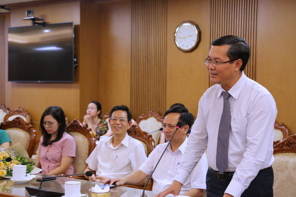 Thứ trưởng Nguyễn Văn Phúc phát biểu chúc mừng tân Phó Cục trưởng Nguyễn Tiến Dũng. Ảnh: Việt Hà