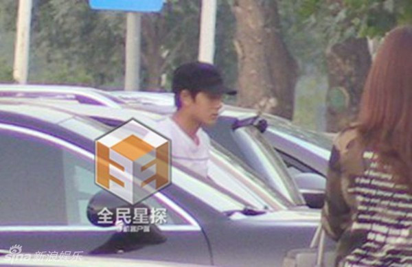 Cặp đôi phim “Tân Thần Điêu Đại Hiệp” lén lút hẹn hò ảnh 2 Cặp đôi phim