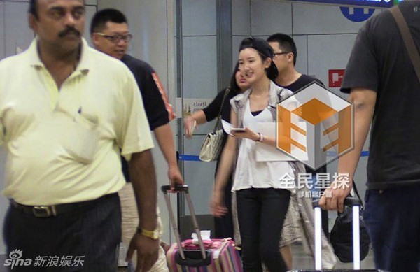 Cặp đôi phim “Tân Thần Điêu Đại Hiệp” lén lút hẹn hò ảnh 5 Cặp đôi phim