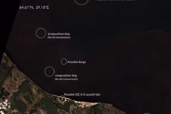 Tại khu vực vụ nổ xảy ra có khá nhiều tàu của Hải quân Nga. Tại khu vực vụ nổ xảy ra có khá nhiều tàu của Hải quân Nga.