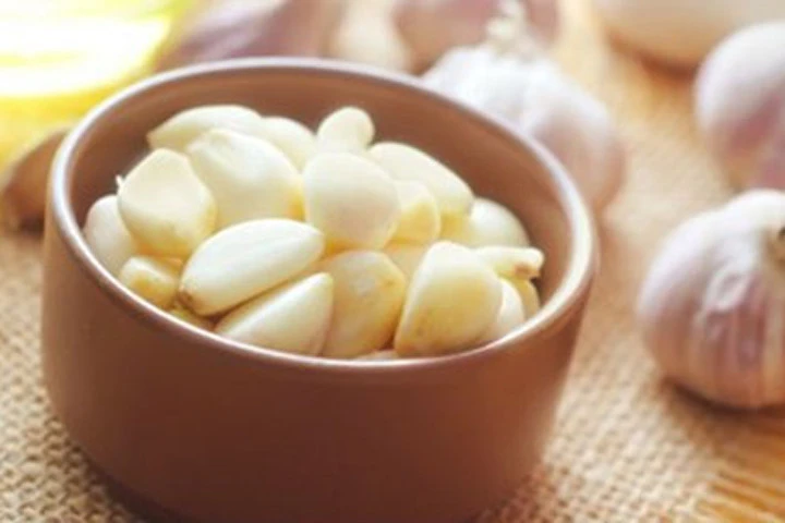 Tác hại khi ăn quá nhiều tỏi và tỏi sống