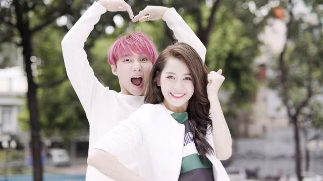 Sơn Tùng hào hứng khoe tài diễn xuất bên Chi Pu ảnh 3