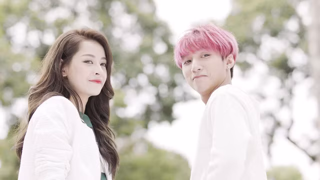  Sau thành công của dự án Buông đôi tay nhau ra, Sơn Tùng M-TP tiếp tục có cơ hội khoe khả năng diễn xuất cùng Chi Pu trong 1 clip mang ý nghĩa đặc biệt. 