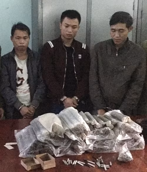 Mật phục rừng sâu, ăn hoa chuối thay cơm bắt ‘vàng tặc’ - Ảnh 1