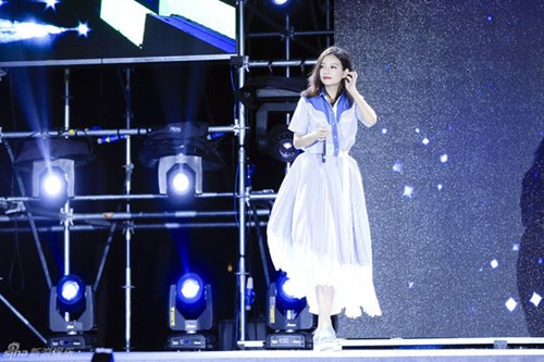 Triệu Vy đẹp "không tỳ vết" sau khi bị chê...béo ảnh 7 Triệu Vy đẹp
