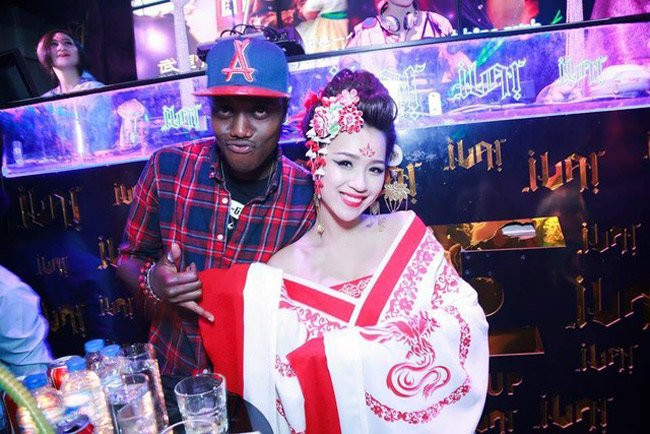 Ngắm thân hình siêu gợi cảm của DJ "bốc lửa nhất Hà thành" ảnh 12 Ngắm thân hình siêu gợi cảm của DJ "bốc lửa nhất Hà thành" ảnh 12