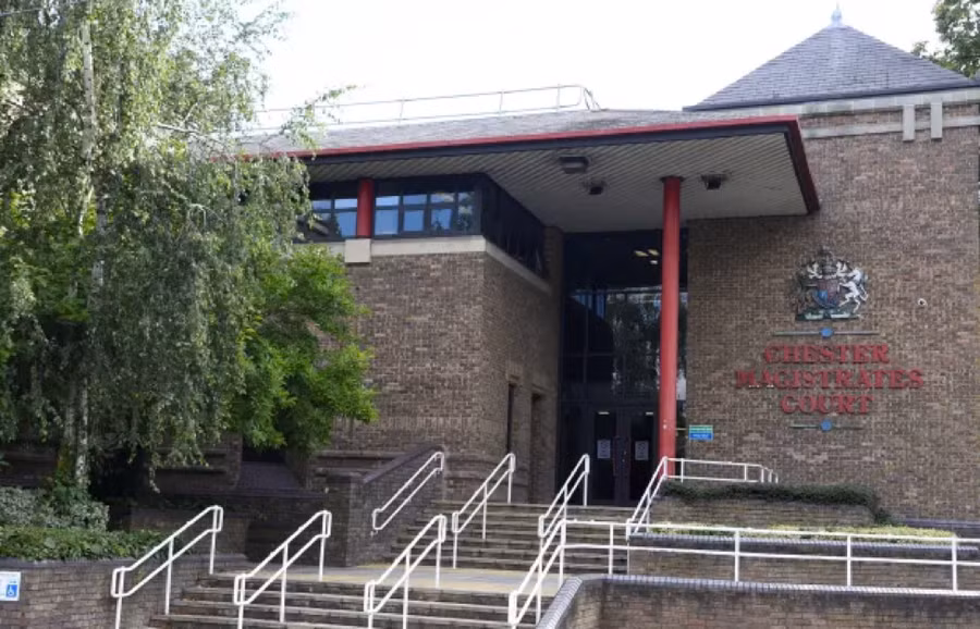 Mendy được di lý từ nơi giam giữ đến toà hôm 27/8.