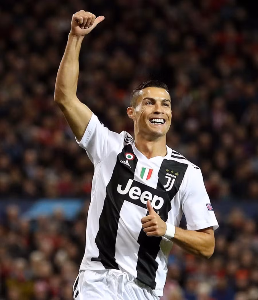 Ronaldo khẳng định gia nhập Man City chỉ vì... đam mê!