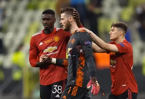 Tương lai của thủ thành De Gea tại Man Utd như "chỉ mành treo truông".