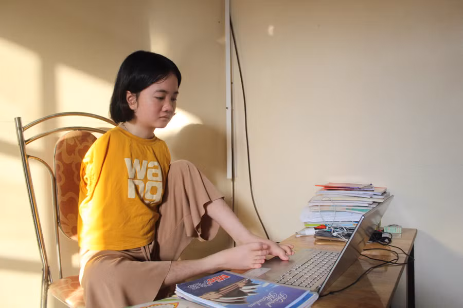 Cô gái 'chim cánh cụt' Lê Thị Thắm.