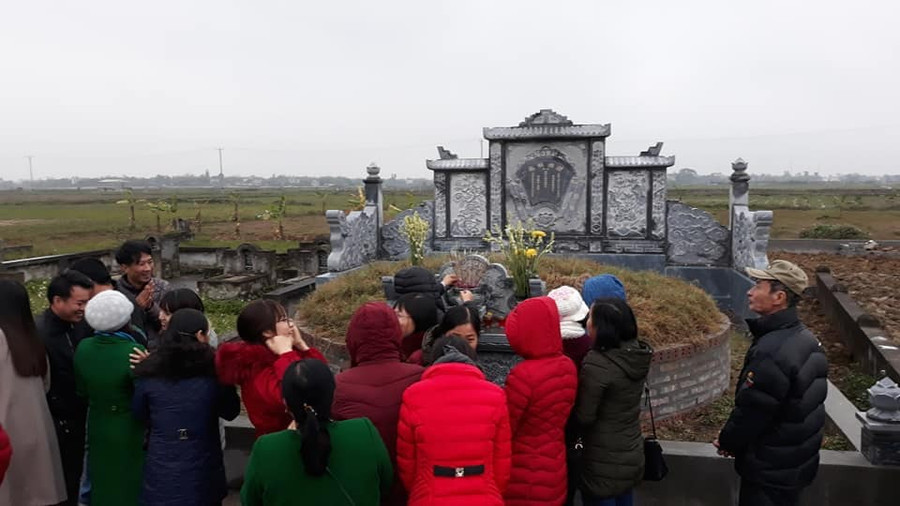 Lăng mộ Trạng nguyên Trần Văn Bảo. Lăng mộ Trạng nguyên Trần Văn Bảo.