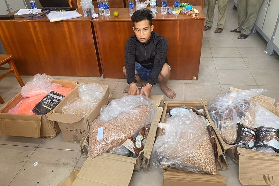 Tang vật, đối tượng ma túy bị cơ quan chức năng phát hiện bắt giữ.