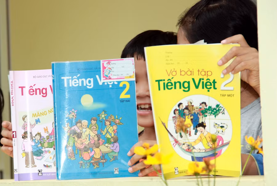 Sách giáo khoa Tiếng Việt 2 tập Hai - Vở bài tập Tiếng Việt 2 tập Một