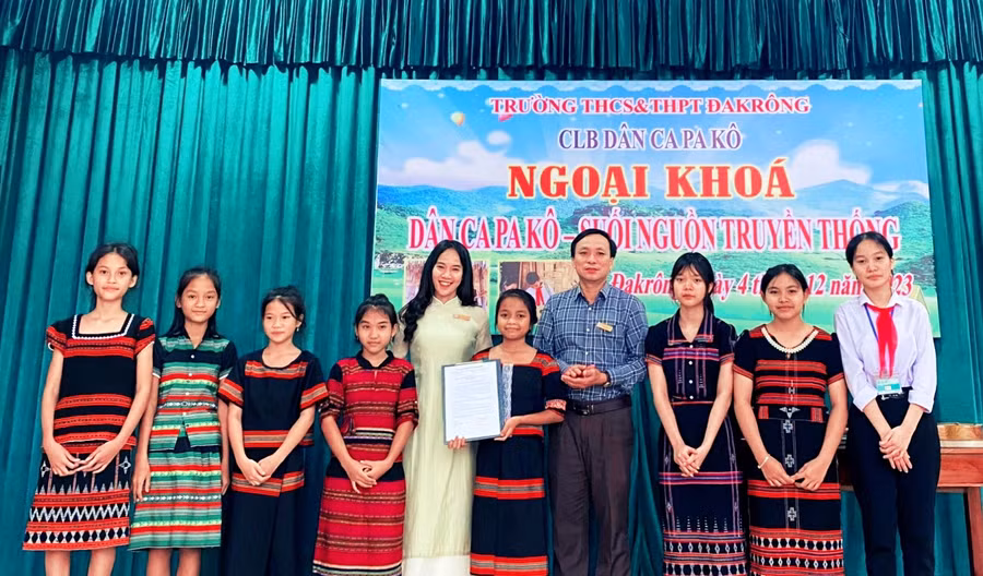 Hoạt động ngoại khóa 'Dân ca Pa Kô - Suối nguồn truyền thống'. Ảnh: Thanh Huyền.