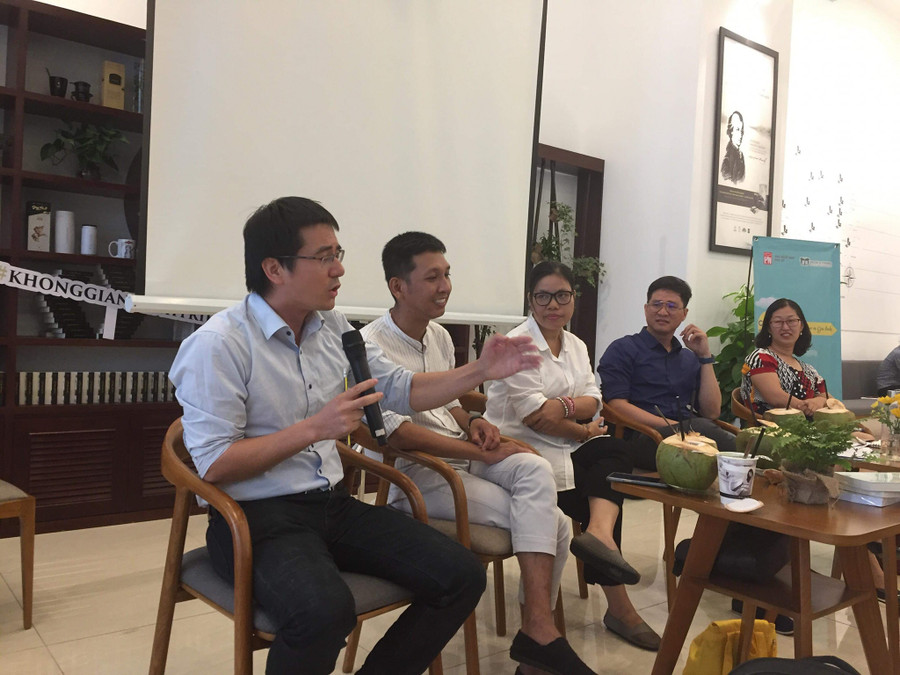 Các diễn giả tại buổi giao lưu. Các diễn giả tại buổi giao lưu.