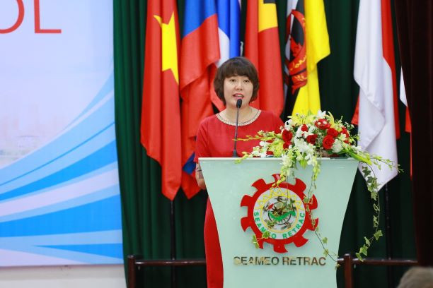 Bà Nguyễn Thị Mai Hữu – Trưởng ban Quản lý Đề án Ngoại ngữ Quốc gia, Bộ Giáo dục và Đào tạo – phát biểu tại Hội thảo Bà Nguyễn Thị Mai Hữu – Trưởng ban Quản lý Đề án Ngoại ngữ Quốc gia, Bộ Giáo dục và Đào tạo – phát biểu tại Hội thảo