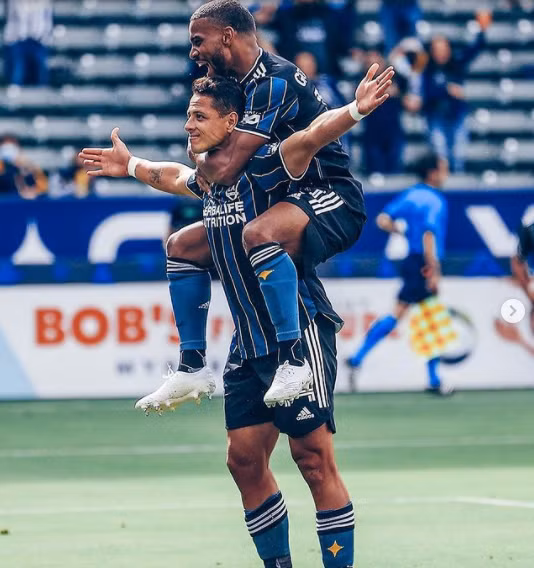 Chicharito đang bùng cháy tại giải Nhà Nghề Mỹ 2021.