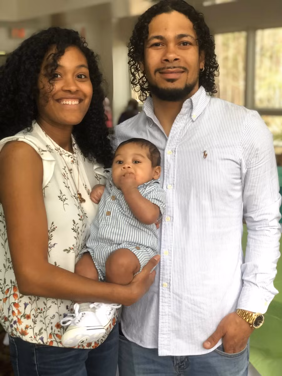 Saldivar và gia đình.