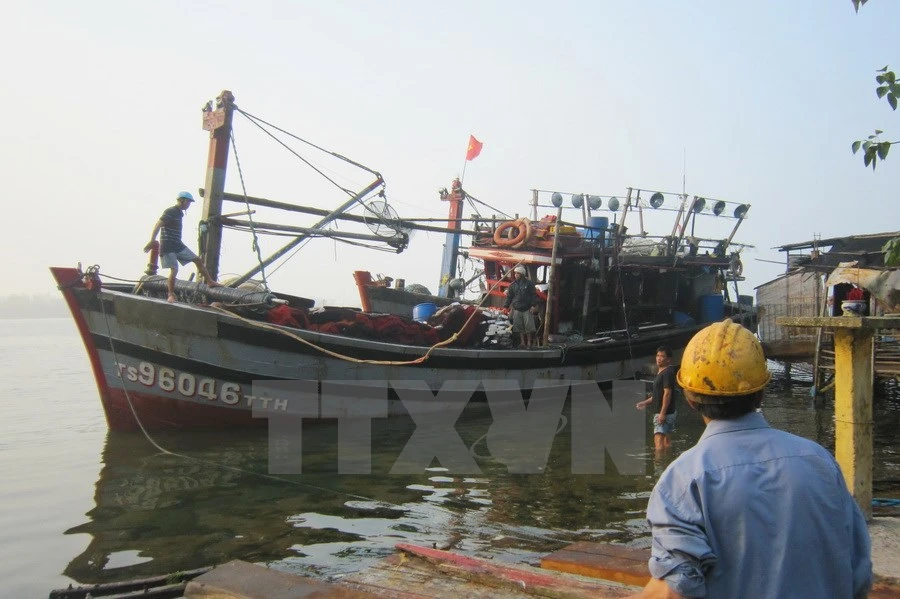 Quảng Ngãi: Nổ bình gas trên tàu cá, 2 ngư dân tử vong